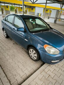 Hyundai accent 1.4 benzín 2008 - 3