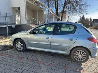 Peugeot 206 1.4 55KW/75PS, r.v. 2.2OO8 - 3