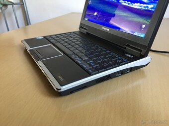 TOSHIBA NB100 - 3