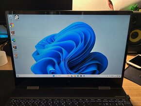 HP ENVY x360 convertible - prasknuté sklo - 3