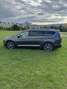 Chrysler Pacifica 3.6l 211kw 2017 - 3