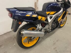 Honda CBR 900RR Fireblade SC28 youngtimer - 3