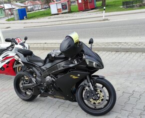 Yamaha R1 rn19 - 3