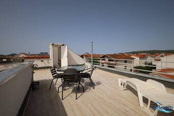 ☀Vodice(HR)-Kompletne zariadený apartmán so strešnou terasou - 3