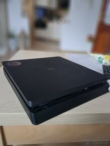 Playstation 4 slim - 3