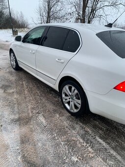 Skoda Superb 2.0 TDI DSG - 3