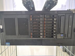 Predám 4U server IBM System x3500 M4 - 3