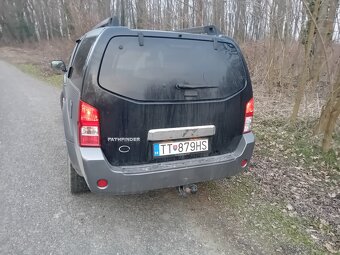 Nissan pathfinder 2,5 - 3