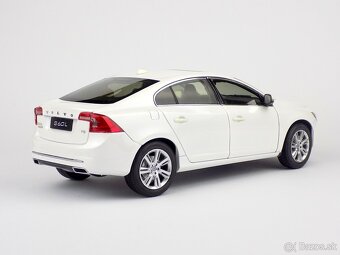 VOLVO S60L 1:18 PAUDI - 3