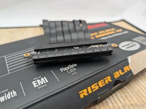 AKASA RISER BLACK X2 Mark IV PCIe 4.0 20 cm - 3