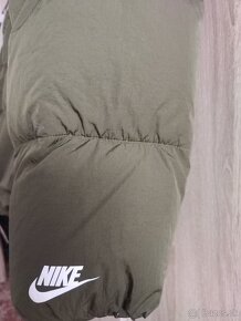 Predám Orginal Nike veľkosť M zimnú bundu - 3