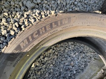 MICHELIN Cross Climate 2 235/45 R18 - 3