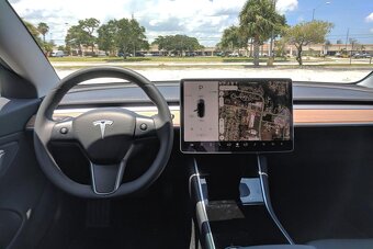 Tesla Model 3 SR+ - 3