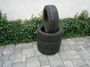 Predám 4x zimné pneu Goodyear 205/50 R17 93HXL - 3