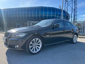 BMW E90 325ix - 3