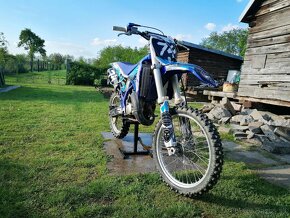 Yamaha YZ 125 - 3