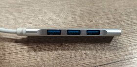 USB-C hub s 4mi USb portmi - 3