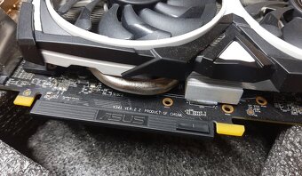 MSI Radeon RX 570 ARMOR 8G OC - 3