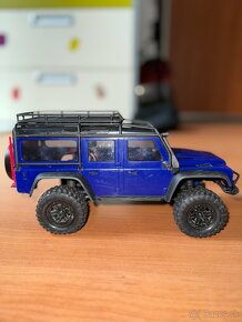 TRAXXAS TRX-4M LAND ROVER DEFENDER 1:18 RTR MODRÝ - 3