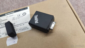 Lenovo ThinkPad Tablet 2 VGA adaptér - 3