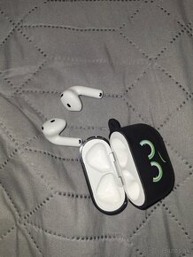 AirPods 4 - 3