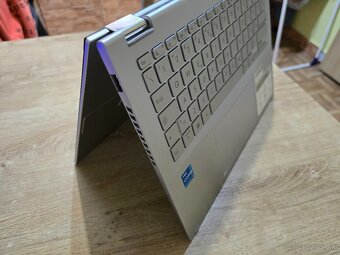 Dotykovy konvertibilny asus vivobook s i3 13 generacie 8gb r - 3