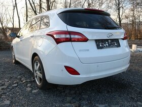 Hyundai i30 CW r.2015 CRDi 110k, vyhrievané sedačky, AUTOMAT - 3