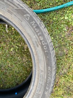 Predám  letné pneumatiky 235/45 R17 - 3