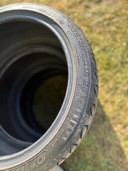 Predám pneumatiky 235/40 r19 - 3