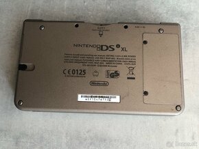 Nintendo DSi XL - 3