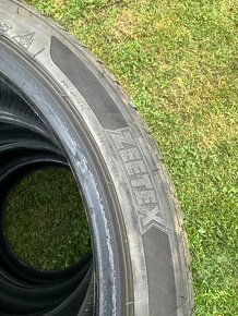 Predám Zimne 225/45 R18 rok 2020 - 3