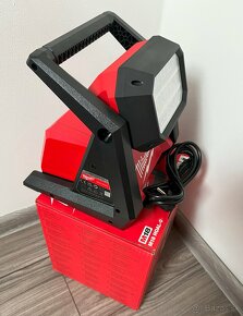 MILWAUKEE M18 HOAL - výsokovýkonné svetlo - 3