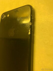 Apple iPhone 7 128 GB Jetblack / lesklý - 3