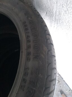 Letné pneu 255/45R20 - 3