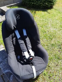 Maxi Cosi Pearl , Family fix zakladna - 3