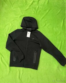 Nike Tech Fleece - 3