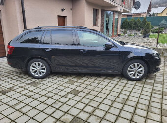 Škoda Octavia Combi 2.0 150Ps čierna - 3