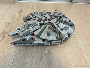 LEGO STAR WARS 75257 MILLENNIUM FALCON - 3