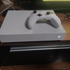 Predám ixbox oné 1tb - 3