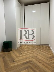 BEZ PROVIZIE Krásny 1-izbový apartmán s terasou a parkovaním - 3