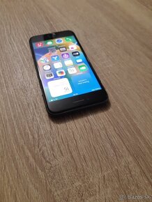 iPhone 8 / 64GB čierny TOP stav - 3