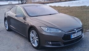 Tesla Model S 70d,   MCU2 - 3