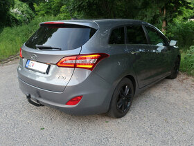 Hyundai i30CW 2015, šedá met., full výbava, ťažné-TOP PONUKA - 3