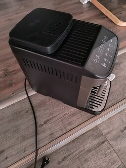 Kávovar DeLonghi magnifica evo - 3