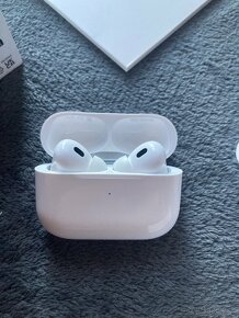 Apple AirPods Pro 2 - 3