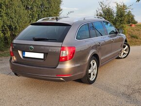 Škoda Superb II Combi 2.0 TDI 125 kW DSG Elegance - 3