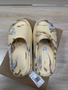 adidas Yeezy Slide Enflame Oil Painting White Yellow - 3