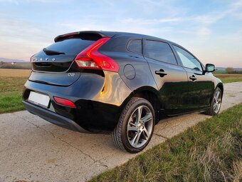 VOLVO V40 2,0D ... Top stav ... - 3