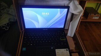 Asus E210M Star Black - 3