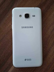 Samsung Galaxy J3 2016 - 3